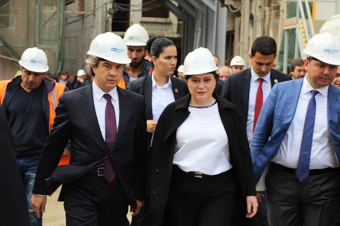 Çevre Ve Şehircilik Bakanı Sarı, Beyoğlu’ndaki Kentsel Dönüşüm Projesini Yerinde İzledi