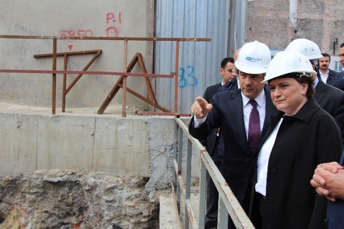 Çevre Ve Şehircilik Bakanı Sarı, Beyoğlu’ndaki Kentsel Dönüşüm Projesini Yerinde İzledi