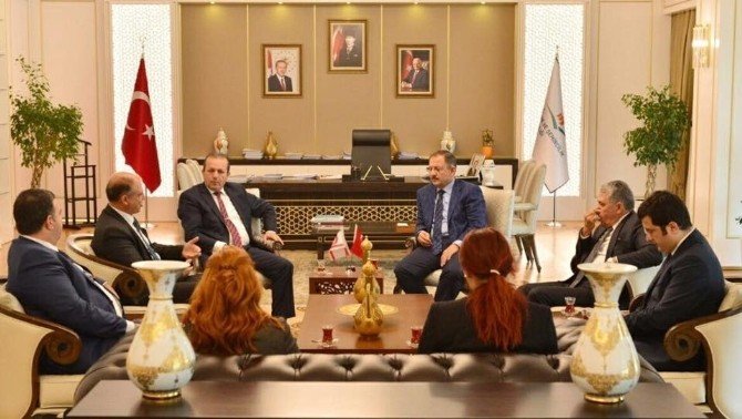 Bakan Özhaseki, KKTC Turizm ve Çevre Bakanı Fikri Ataoğlu ile görüştü