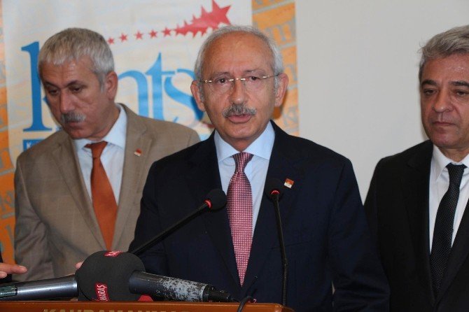 CHP lideri Kılıçdaroğlu, işadamlarıyla bir araya geldi