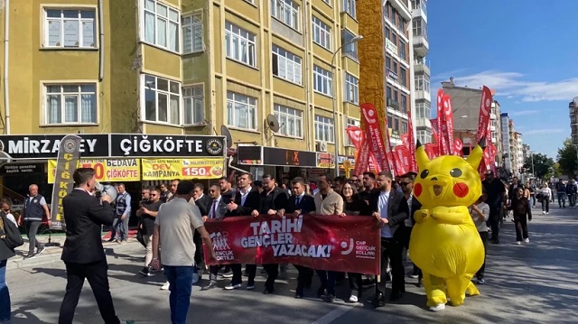chp-pikacu-miting.jpg