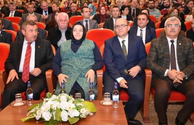 Cumhurbaşkanı Başdanışmanı Gürcan üniversite öğrencileri ile buluştu