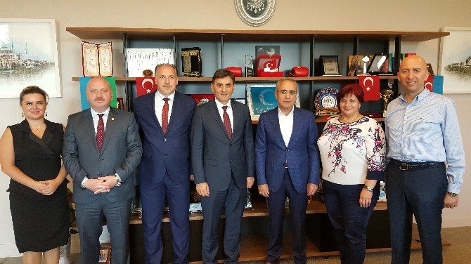 Cumhurbaşkanı Başdanışmanı Topçu, Kosovalı heyetle bir araya geldi