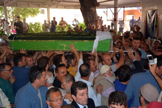 Erdoğan, eniştesinin annesini son yolculuğuna uğurladı