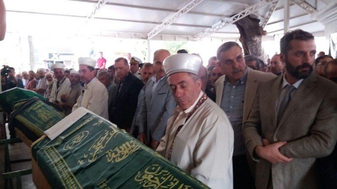 Erdoğan, eniştesinin annesini son yolculuğuna uğurladı