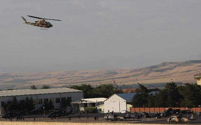 Cumhurbaşkanı Ve Başbakan Helikopterle Dürümlü Mezrasına Gitti