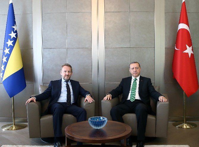 Cumhurbaşkanı Erdoğan, İzetbegoviç ile bir araya geldi