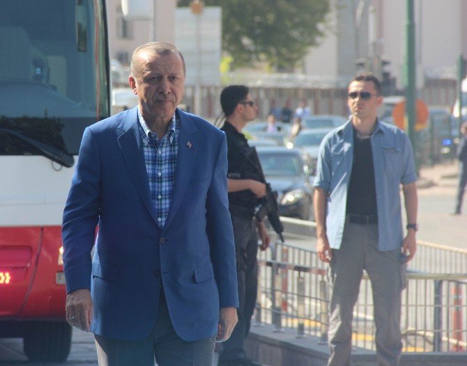 Cumhurbaşkanı Erdoğan, Gaziantep Valiliği’nde tören mangası ile karşılandı