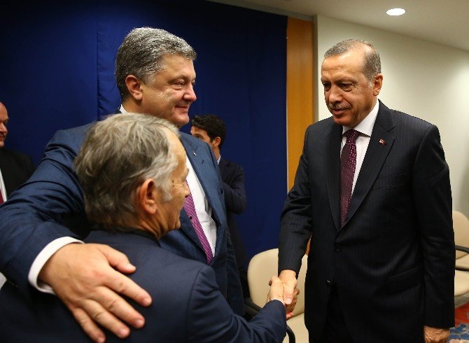 Cumhurbaşkanı Erdoğan, Ukrayna Cumhurbaşkanı Poroşenko ile bir araya geldi