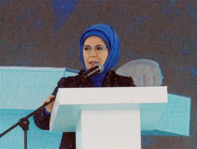 Cumhurbaşkanı Recep Tayyip Erdoğan’ın eşi Emine Erdoğan Afyonkarahisar’da