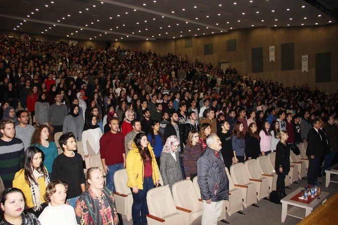 ‘Dağ 2’ filmi oyuncuları, söyleşide seyircisiyle buluştu