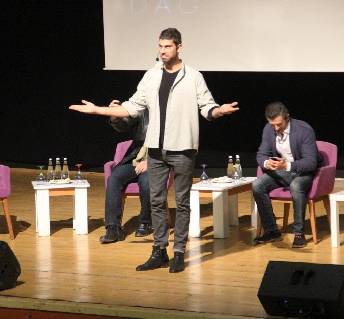 ‘Dağ 2’ filmi oyuncuları, söyleşide seyircisiyle buluştu