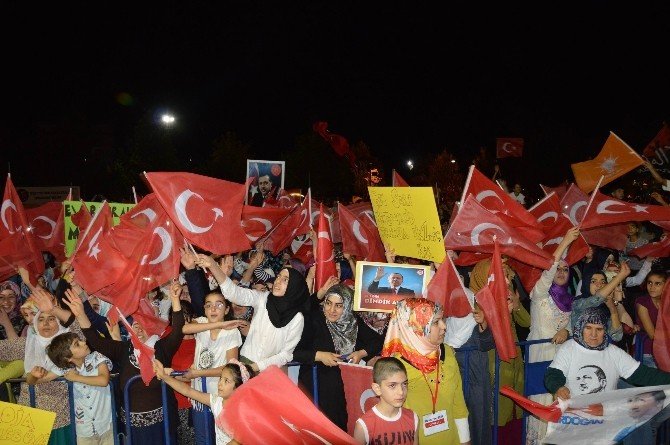 Diyarbakır’da demokrasi nöbeti devam ediyor