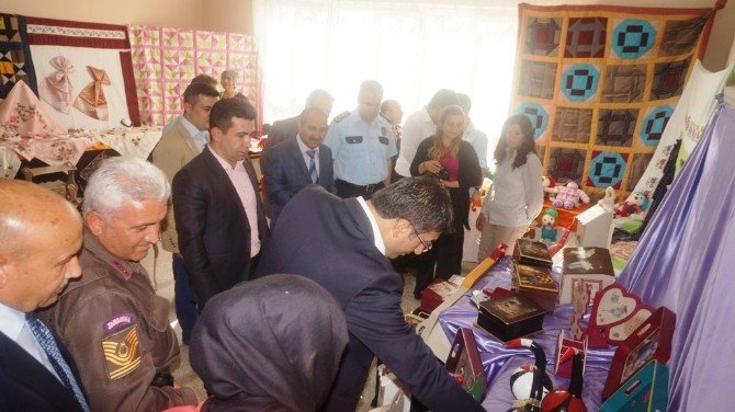 Sarıgöl Halk Eğitim Merkezi’nden Yıl Sonu Sergisi