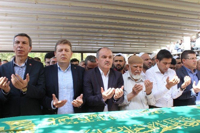 Nakşibendi Şeyhi Hacı Ahmet Pakel son yolculuğuna uğurlandı