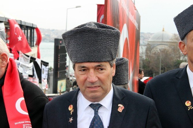 Bitlisliler Şehitler Tepesi’nde terörü lanetledi