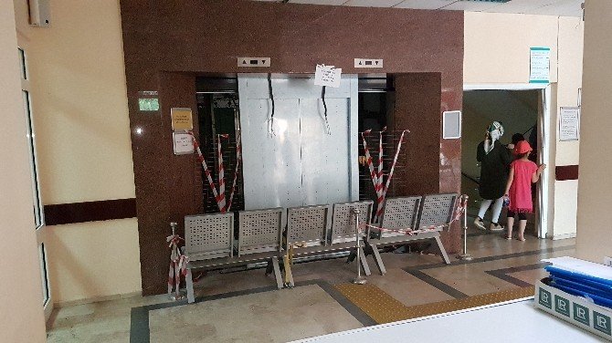 Devlet Hastanesi’nin eski asansörü yenileniyor