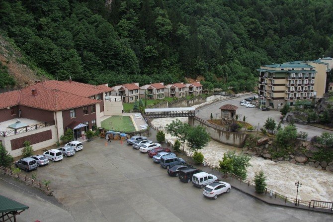 Diriliş Ertuğrul Ekibi Rize’de Ekşioğlu Ailesinin Misafiri Oldu