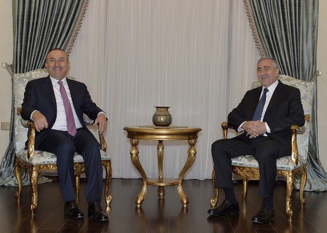 Dışişleri Bakanı Çavuşoğlu, KKTC Cumhurbaşkanı Akıncı ile görüşüyor