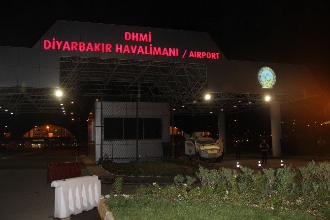 Diyarbakır Havalimanı’na roketatarlı saldırı