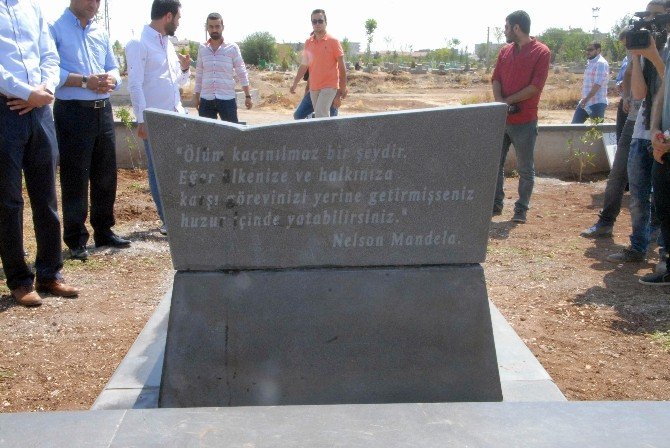 Tahir Elçi mezarı başında anıldı