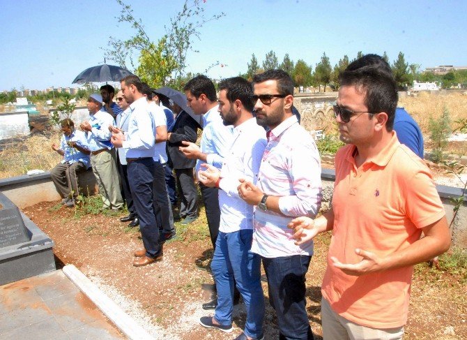 Tahir Elçi mezarı başında anıldı