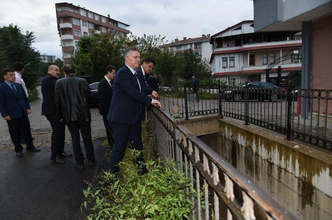 DSİ Genel Müdürü Murat Acu, sel felaketinin yaşandığı Trabzon’un Beşikdüzü ilçesinde incelemelerde bulundu