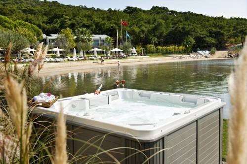 Kenan İmirzalıoğlu Ve Sinem Kobal’ın Düğünü İçin Ayvalık’ta Hazırlıklar Tamamlandı