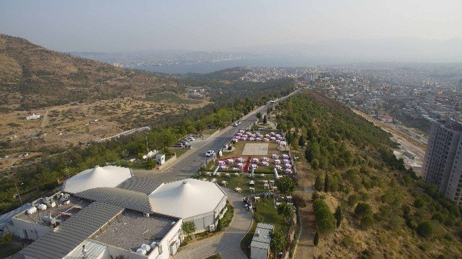 Bayraklı’nın parkları vatandaşların buluşma noktası