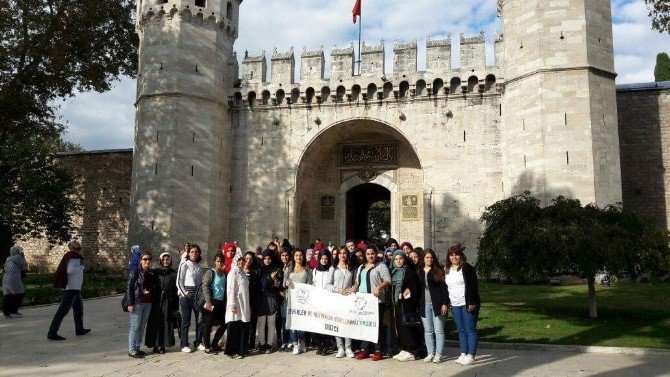 Düzceli 40 genç İstanbul’u gezdi