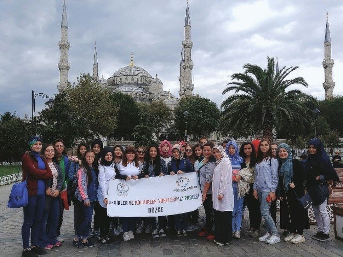 Düzceli 40 genç İstanbul’u gezdi