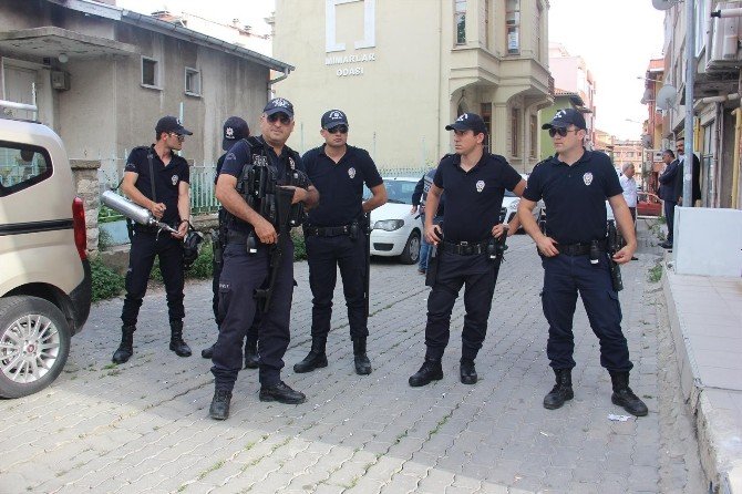 Edirne’de HDP Binasına Polis Baskını