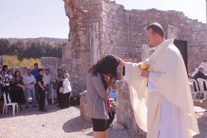 Hristiyanların bayramı Meryem Ana Kilisesi’nde kutlandı