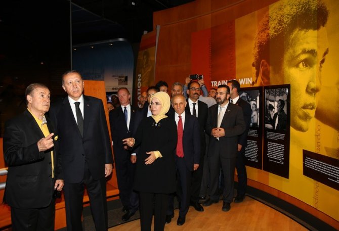 Erdoğan, Muhammed Ali Müzesi’ni ziyaret etti