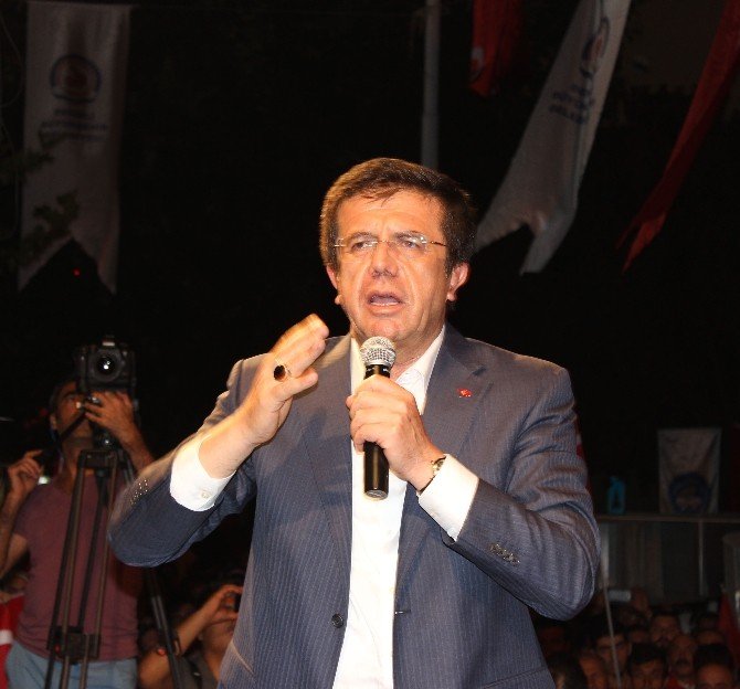 Ekonomi Bakanı Nihat Zeybekci, Denizli demokrasi nöbeti tutan vatandaşlara seslendi