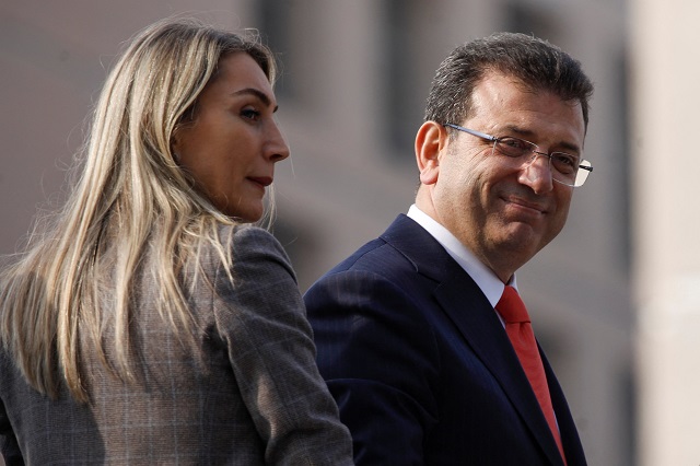 ekrem-ve-dilek-imamoglu.jpg