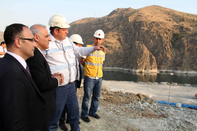 Elazığ ve Malatya'nın iki yakası Yeni Kömürhan Köprüsü ile bir araya geliyor