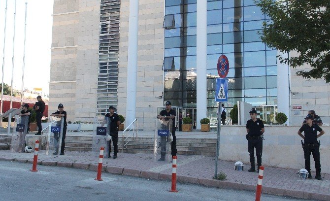 Elazığ’da 15 polis daha adliyeye sevk edildi