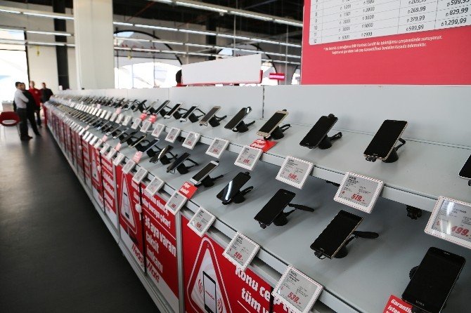 Media Markt yeni mağazasının kapılarını Viaport Asia’da açtı