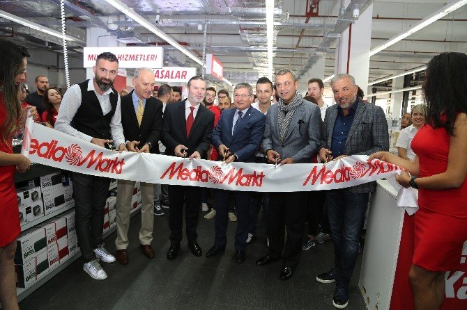 Media Markt yeni mağazasının kapılarını Viaport Asia’da açtı