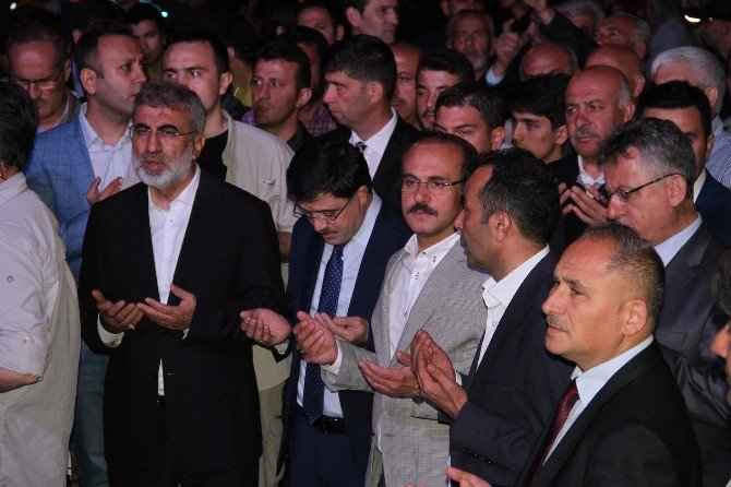 Enerji ve Tabii Kaynaklar Eski Bakanı Taner Yıldız, Yozgat’ta Demokrasi Nöbetine katıldı