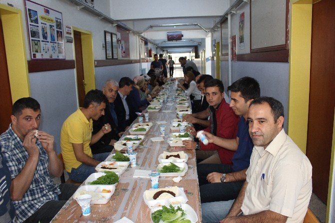 Biraralık Ortaokulunda motivasyon etkinliği