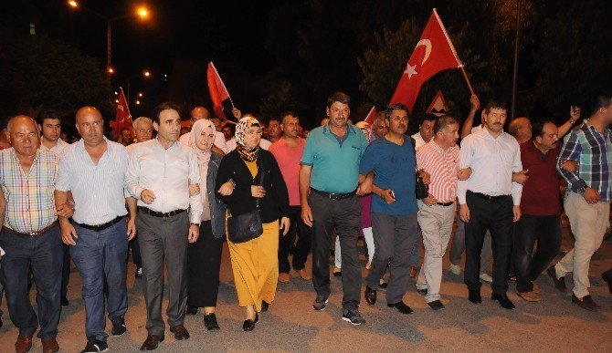 Mersin’de darbe girişiminin 1. haftasında demokrasi yürüyüşü