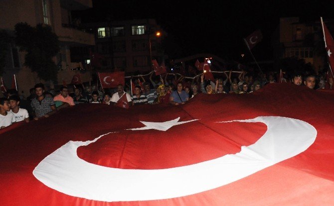 Mersin’de darbe girişiminin 1. haftasında demokrasi yürüyüşü