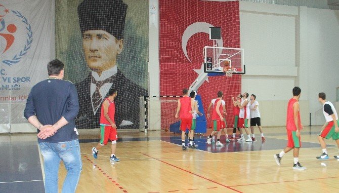 Zaza Enden: “4 yaşındaki kızım Alara için basketbola geri döndüm”