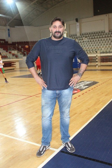 Zaza Enden: “4 yaşındaki kızım Alara için basketbola geri döndüm”