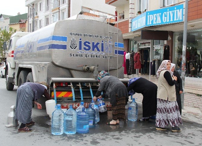 Bir haftadır susuz olan Esenyurt Kıraç sakinleri, İBB ve İSKİ’ye tepkili