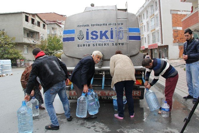 Bir haftadır susuz olan Esenyurt Kıraç sakinleri, İBB ve İSKİ’ye tepkili
