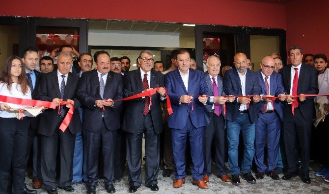 Abdülkadir Aksu kendi adını taşıyan lisenin açılışını yaptı