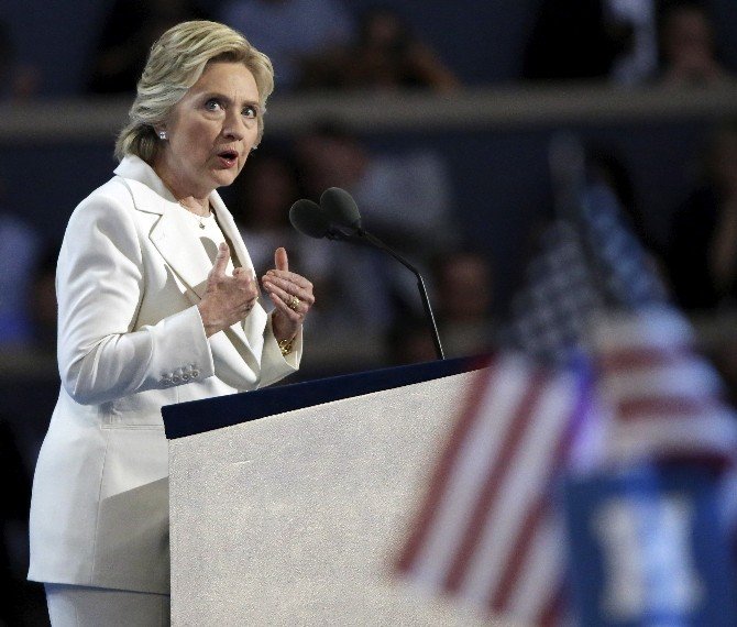 Clinton, Demokratların başkan adaylığını resmen kabul etti